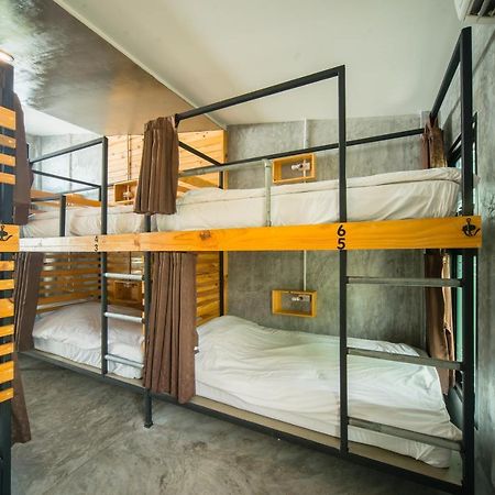 Chillhub Hostel Phuket 邦涛海滩 外观 照片